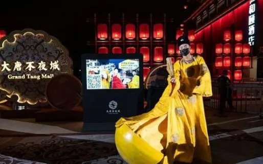 如何看待不倒翁小哥回应借粉丝敛财一事？