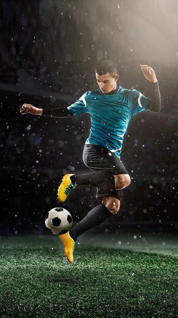 中国拳手杨建平遭日本拳王吐口水，一脚踢翻日本教练，该不该？