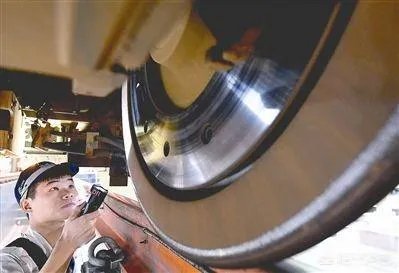 像中国铁建和中国中铁这种大型国企，一般会去什么学校招聘？