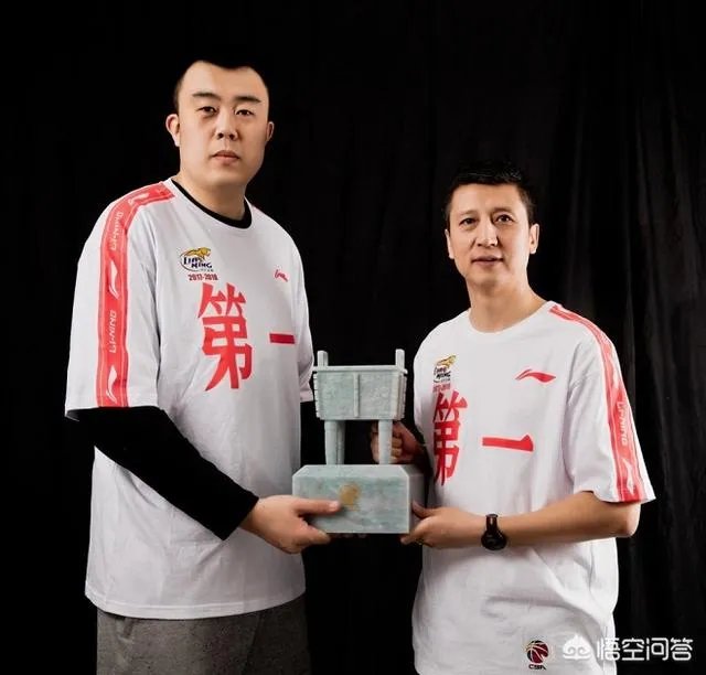 韩德君每场比赛都给观众鞠躬，夺冠后帮母亲下田种菜，你怎么看？