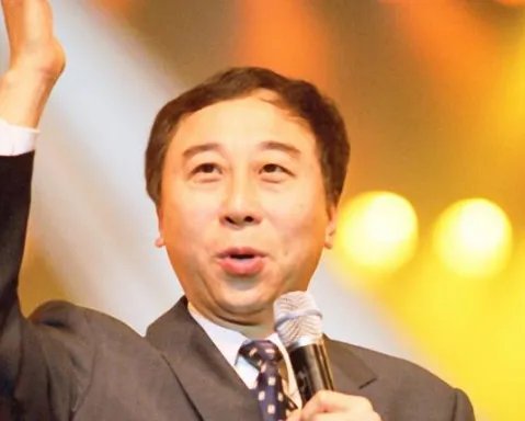 盘点明星冯巩一家神基因，长得是一个样，他们一家人究竟有多像？