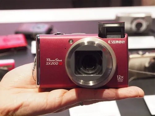 12x光变高清摄像 佳能SX200 IS今日到货
