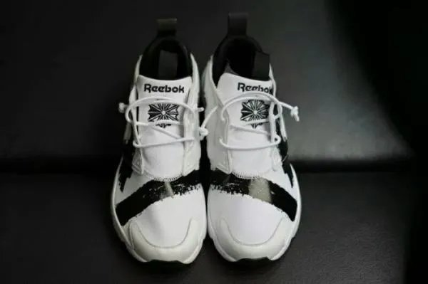 阿迪达斯“断尾求生”，25亿“贱卖”锐步，再次易主是否会起死回生？