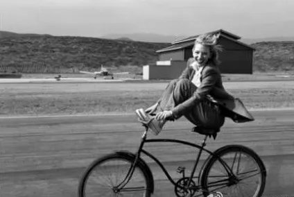 桌面壁纸，欧美风的。要的简单点的，不要非主流的！！！