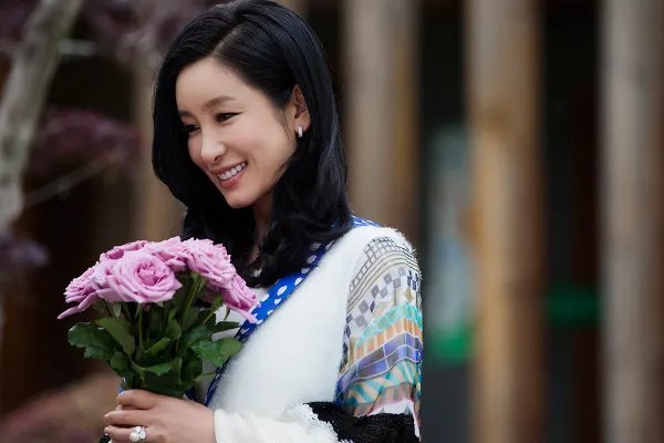 历经三段恋情，被李湘插足那段最出名，秦海璐现在怎么样了？