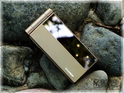 “镜”美混搭风 联想自动翻盖P82评测