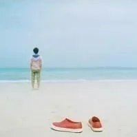 唯美QQ头像女生,最好是背影的,不要灰色,唯美一点、