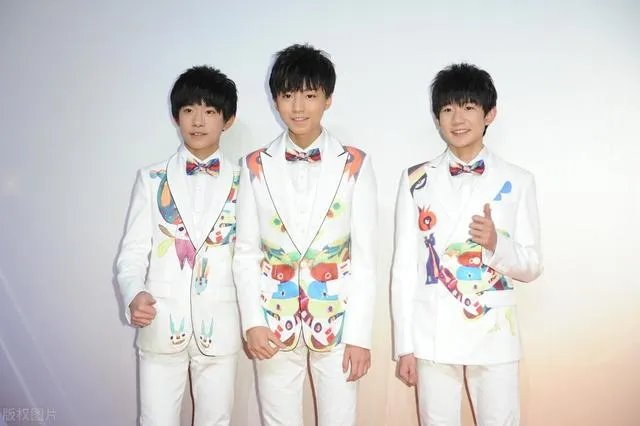 为什么张艺兴抽烟被理解，而王源抽烟就要道歉？