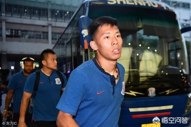 对于足协宣布对申花新星周俊辰因禁赛一年的处罚,你觉得足协的处罚是否过重?