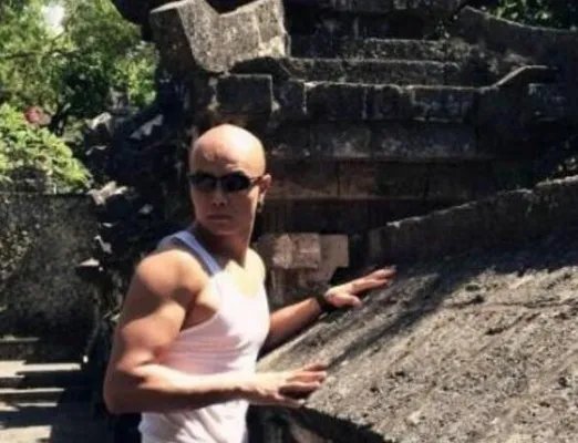 乐嘉肌肉图片惊呆众人 怎样炼成漂亮的胸肌？