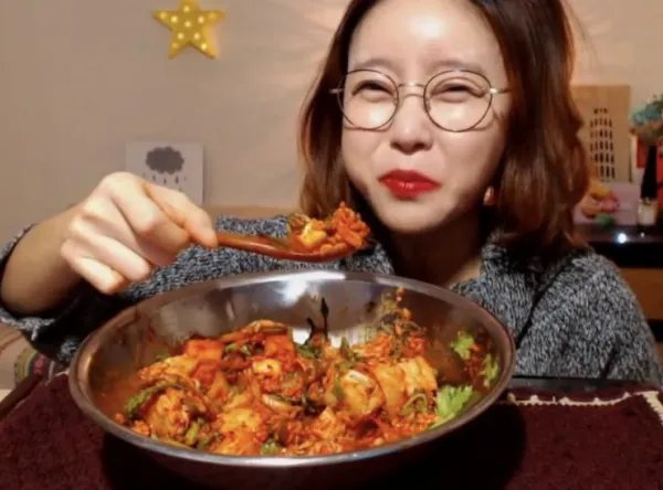 央视批大胃王吃播，具体是什么情况？