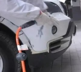 汽车保险杠的硬塑修复方法教程（图解）