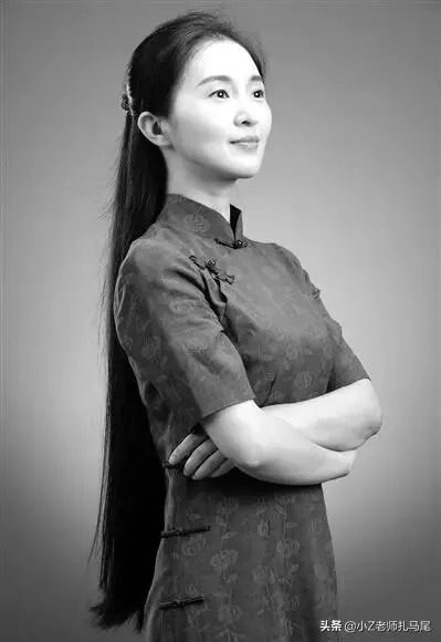 最近深圳名师胡红梅因为学术抄袭在网上很火，网友们怎么看她的成名之路呢？