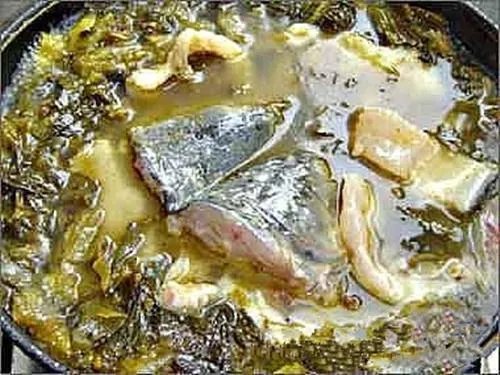 酸菜鱼到底是属于哪里的一道菜，有的说是四川，而有的说是湖南？有什么历史？