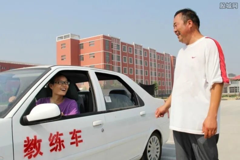 上海学车费用多少 在上海学车需要多少钱？