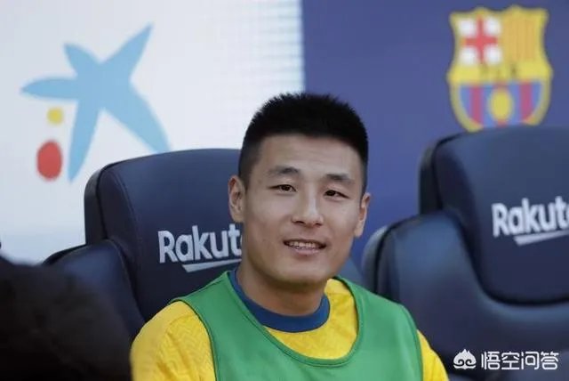 本轮西甲联赛武磊在替补席坐了九十分钟而无法登场，问这枯坐期间他在想什么呢？