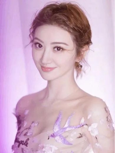 景甜大胆晒秋裤获赞7万，为了暖和不要时尚了吗？