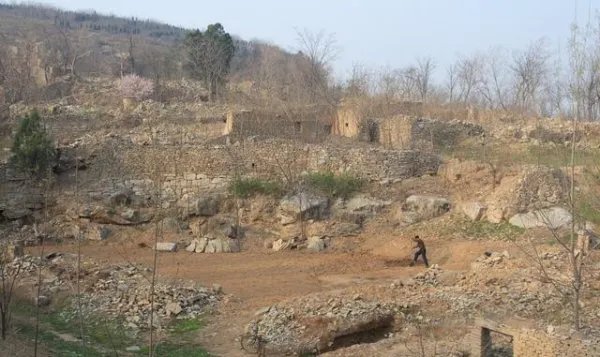 当初靠盗墓发家致富的曹操陪葬了什么东西呢？