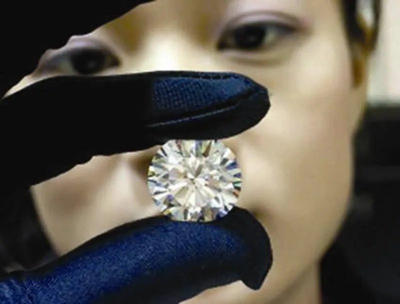钻石戒指鉴定方法有哪些 如何辨别钻戒的真假