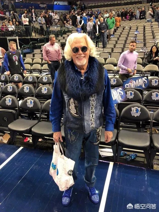 与客场与独行侠的比赛,贝弗利被驱逐出场,当时发生了什么?