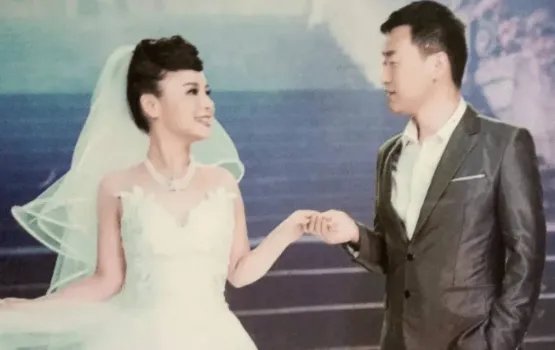 盲人歌手刘赛因星光大道成名,32岁嫁帅气老公,如今怎么样了?