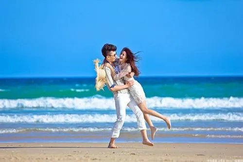 婚纱摄影海景地点推荐 海景拍摄如何选择婚纱