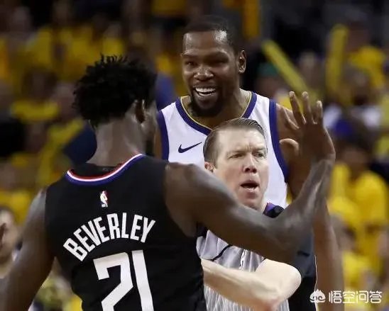 系列赛首战，贝弗利和杜兰特双双被罚出场，你怎么看？