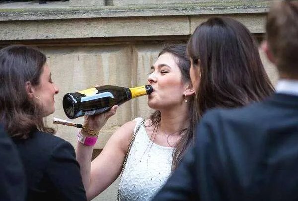 如何看待长江大学的禁酒令?