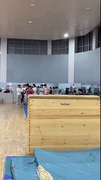 国足出线概率仅为0.01% 只求有好球的动态图