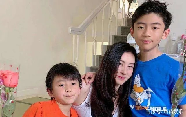 张柏芝为小儿子庆生,小王子近照是不是太像妈妈了?