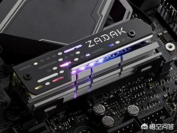 ZADAK是什么品牌？新发布的SPARK RGB DDR4内存怎么样？