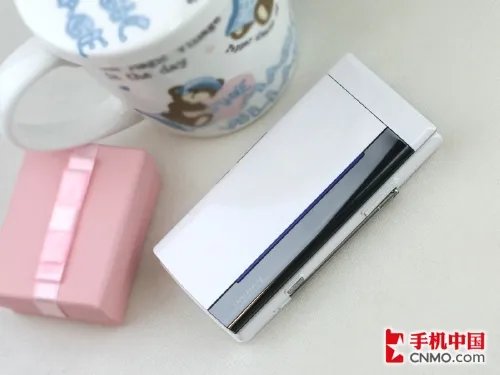 时尚旋盖CMMB电视手机 联想TD60t评测