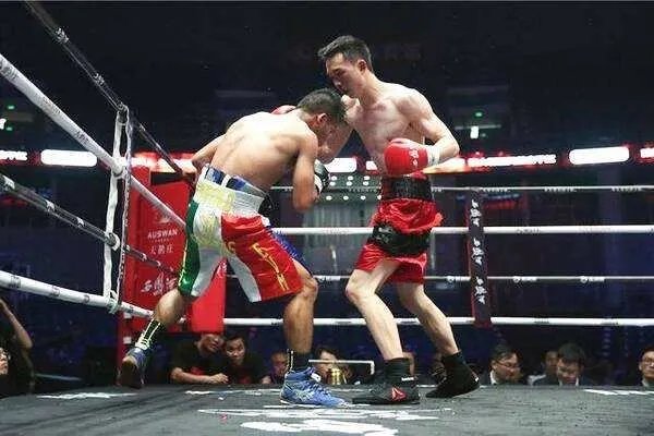 中国首位五星拳王徐灿，他和其他世界级拳王的区别在哪里？