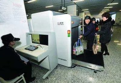 卸妆水和爽肤水一类的护肤用品能过深圳地铁安检吗？