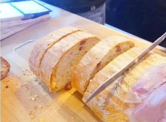 位于长沙市中心的五一广场，大家有哪些美食推荐？