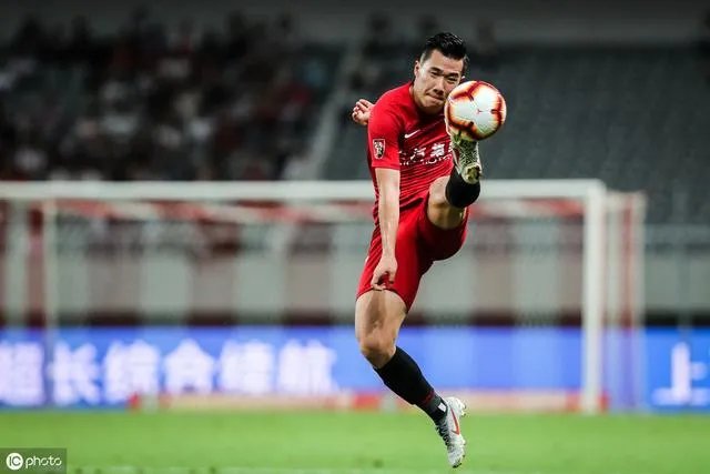 恒大2-0击败上海上港积分反超国安,上海上港此场怎么会错失这个机会?大家怎么看？