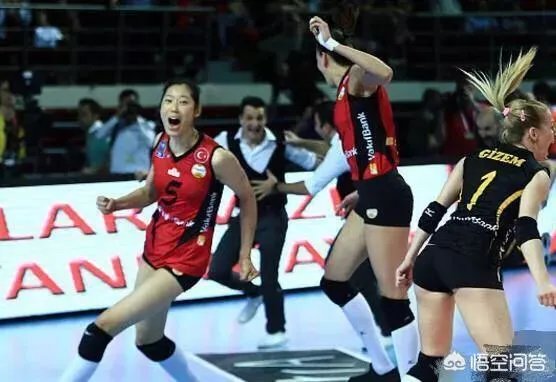 土超女排豪门瓦基弗银行队正式官宣朱婷续约，四大主力留队，如何看待朱婷的选择？