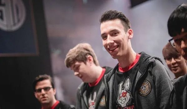 为什么EDG总觉得自己是和SKT一个级别的战队？