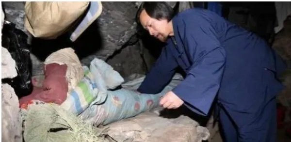 小伙创业失败破产后躲进深山，自给自足20多年不敢出山，后来怎样？