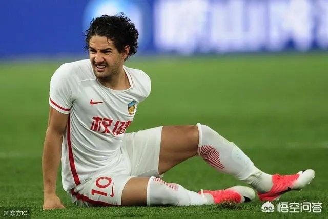 天津权健外援帕托受到球迷的喜欢,你如何看待他点赞“丁香医生”的文章?