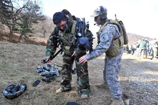 不顾韩国民众强烈抗议，美韩执意举行联合军演，半岛局势会进一步加剧吗？