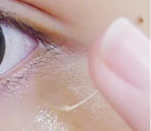 为什么我觉得用完眼霜以后皱纹更明显了?