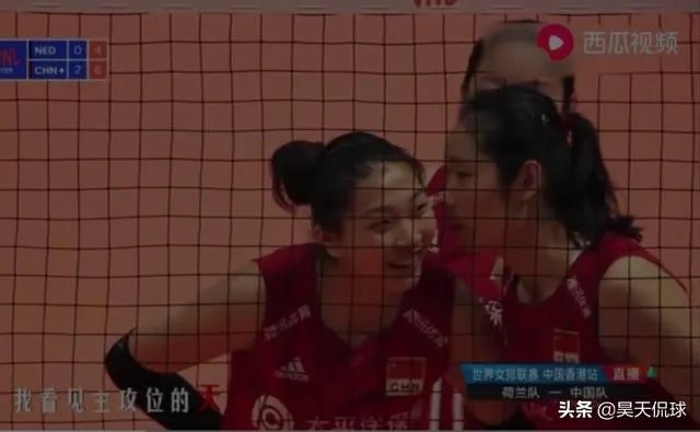 ZhuPerb！拿出结婚证给朱婷签名的暖心，球迷为朱婷写歌，这件事让你感动了吗？