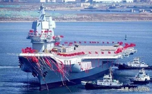 山东舰最新海上训练，看到歼-15上舰，还有多久形成战斗力？