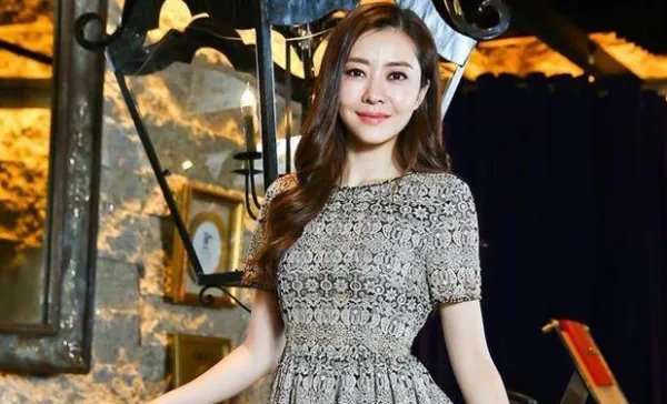 熊黛林和郭富城相恋7年分手，却只换来了郭富城的鞋子理论，你怎么看？