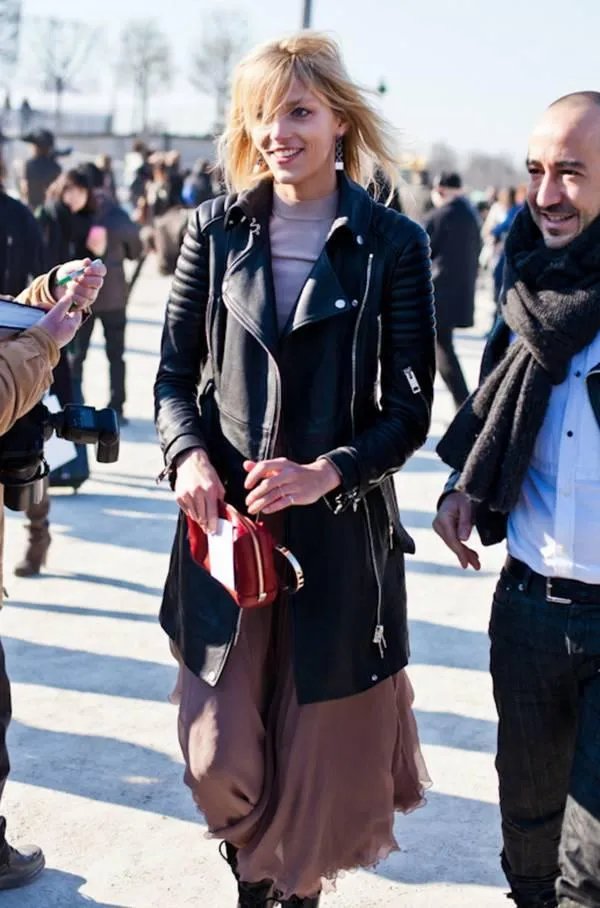 皮衣长款如何搭配？