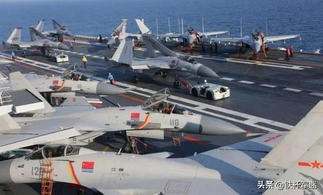 山东舰最新海上训练，看到歼-15上舰，还有多久形成战斗力？