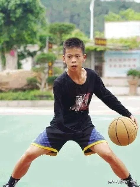 独臂篮球少年身上具备的哪些精神,值得我们学习?