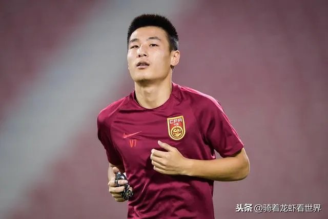 西班牙人足球俱乐部武磊确诊感染新冠肺炎，你支持他回国治疗吗？