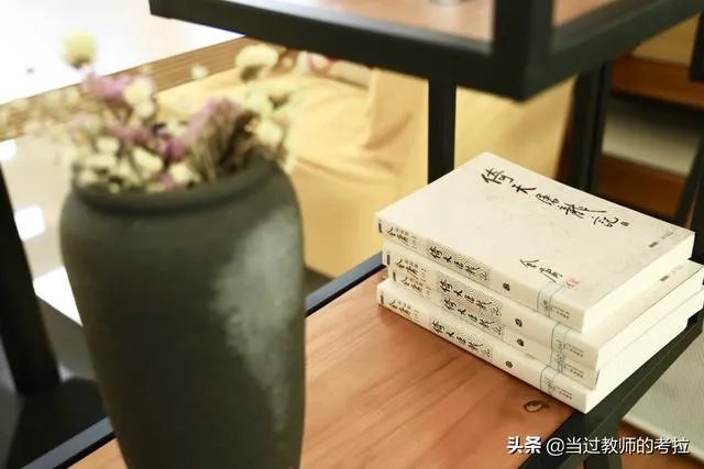 最近深圳名师胡红梅因为学术抄袭在网上很火，网友们怎么看她的成名之路呢？